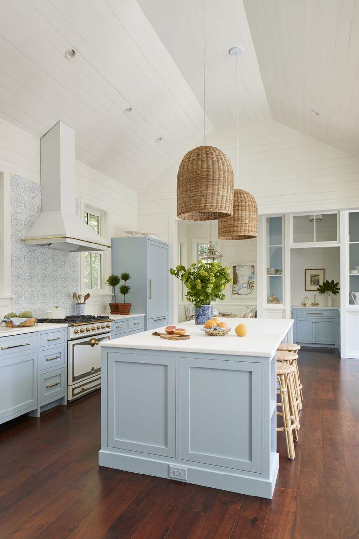 https://www.sundae.be/sites/default/files/2024-02/julia_berolzheimers_charming_charleston_home_is_filled_with_stylish_details.jpg